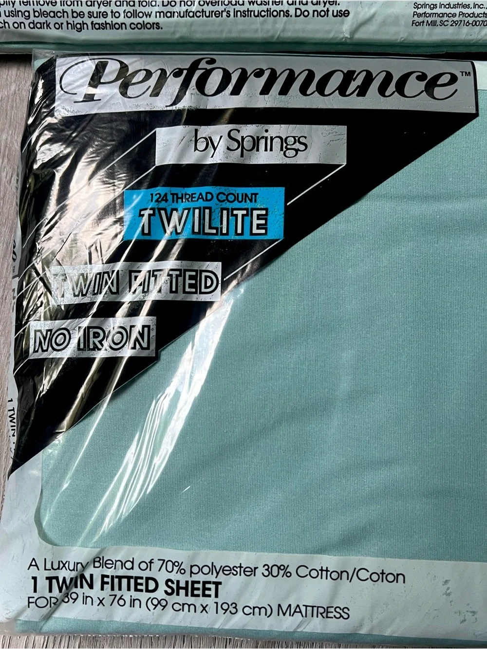 VTG Performance by Springs 3 Piece Twin Flat/Twin Fitted Sheet Set; “Cool Mint”